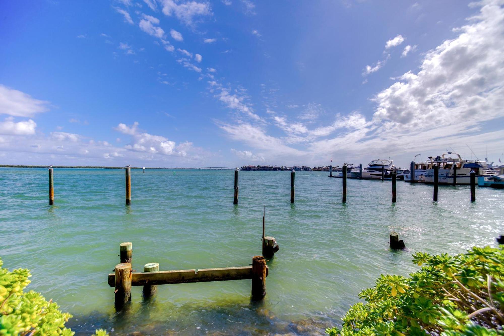 Marco Island Condo With Balcony And Water Views! Exterior photo