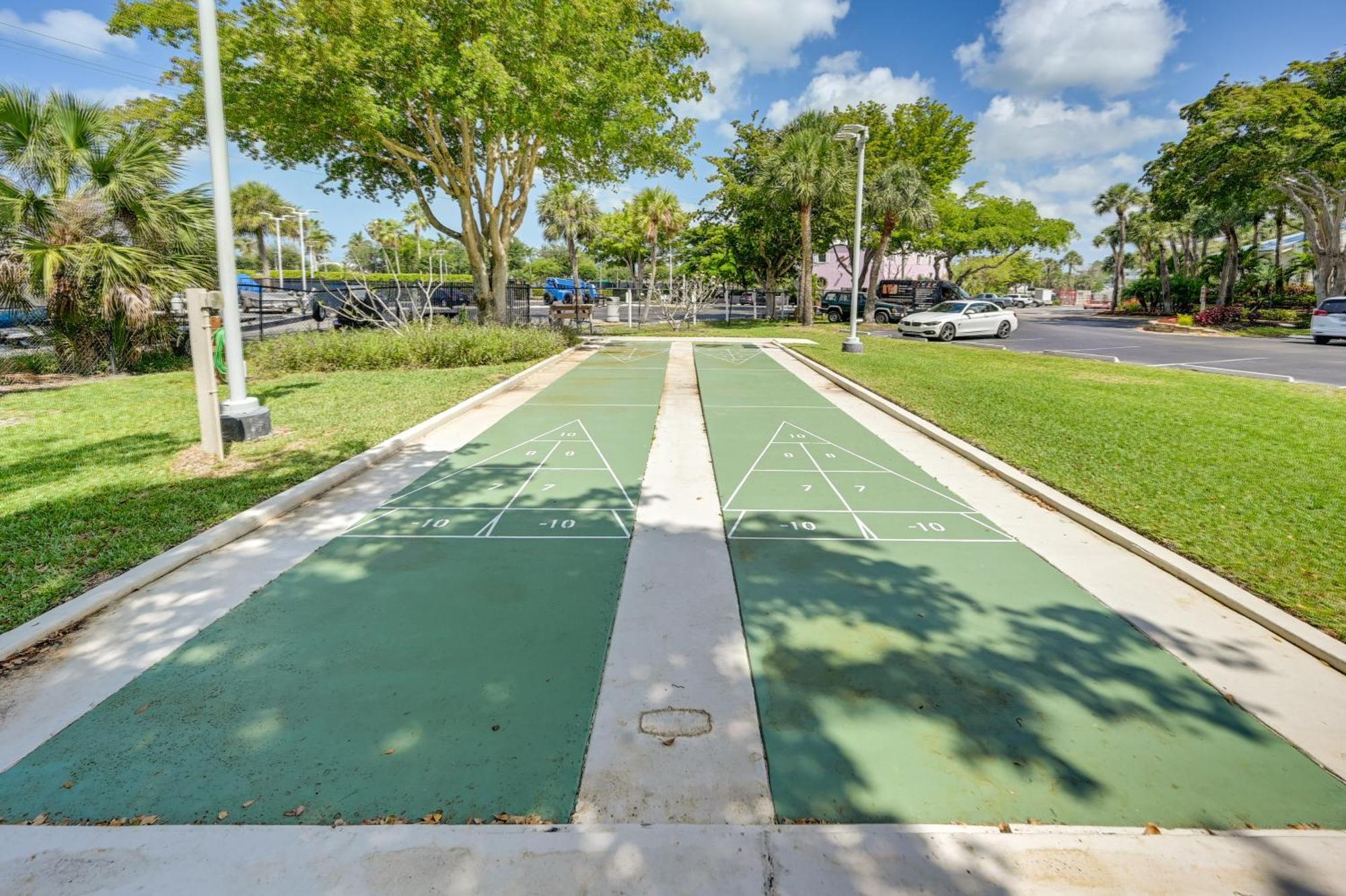 Marco Island Condo With Balcony And Water Views! Exterior photo