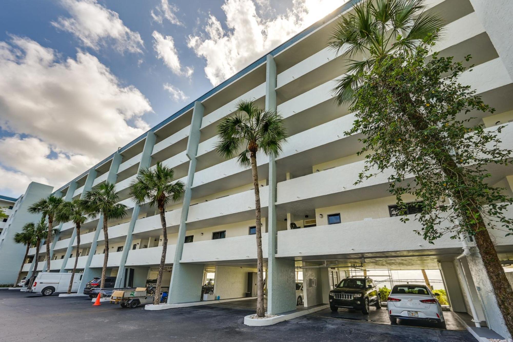 Marco Island Condo With Balcony And Water Views! Exterior photo