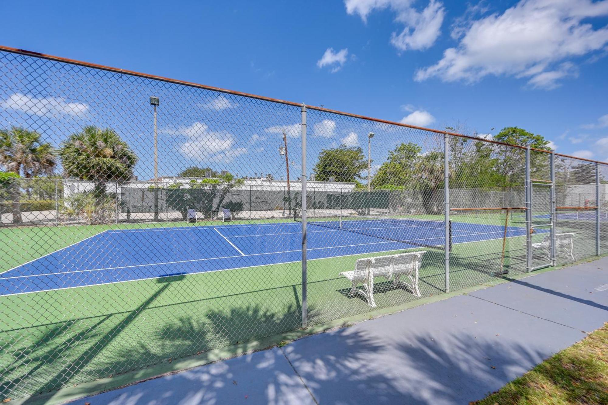 Marco Island Condo With Balcony And Water Views! Exterior photo